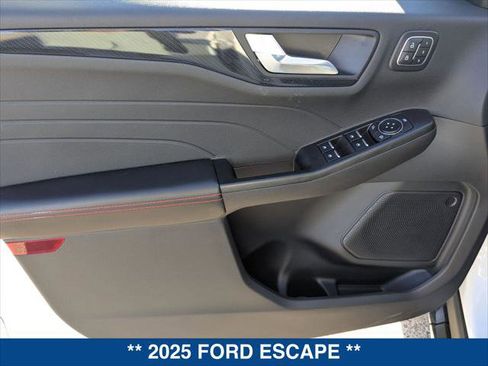 Used 2025 Ford Escape ST-Line Elite image 10