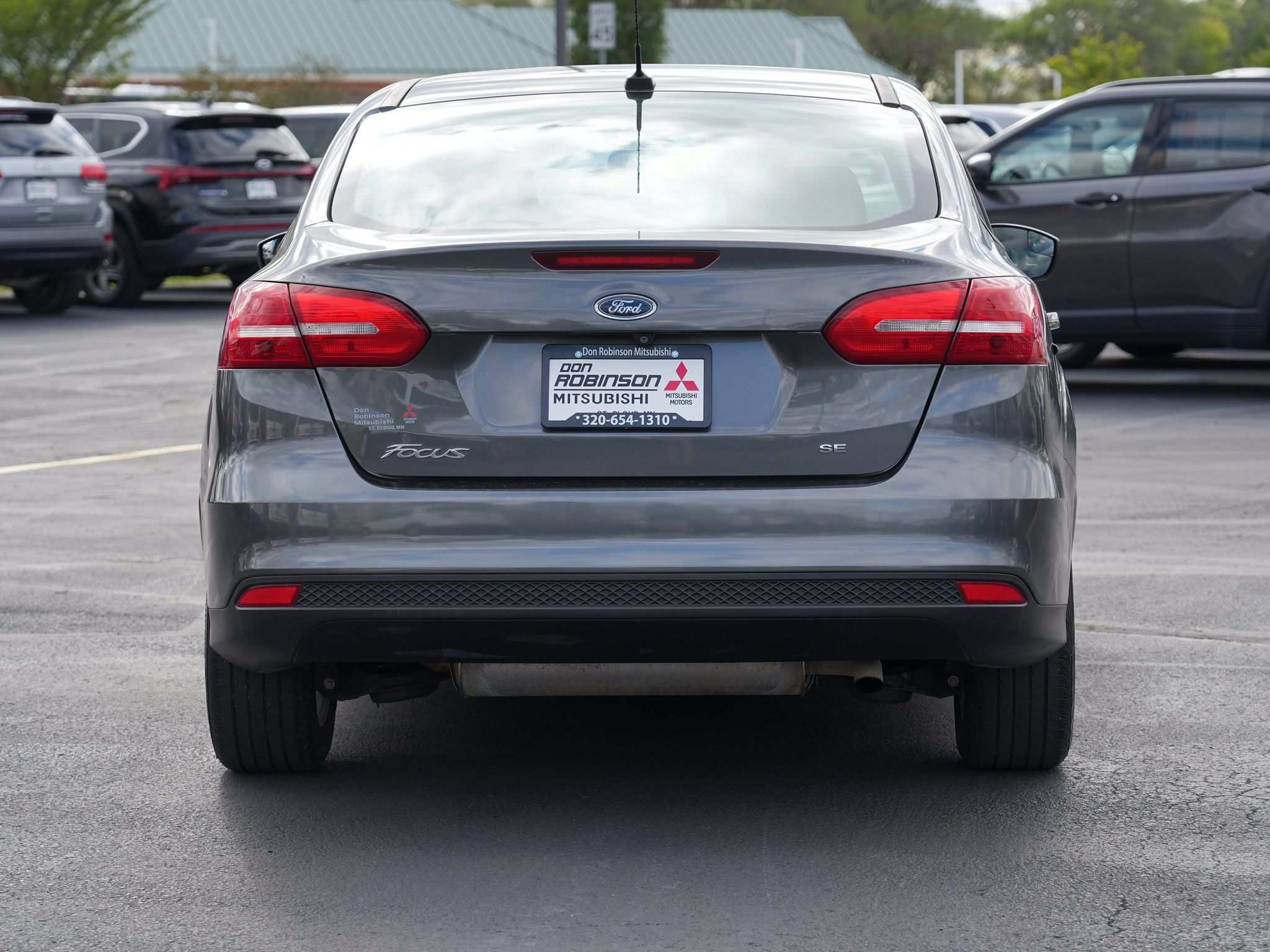 Used 2018 Ford Focus SE FWD image 4