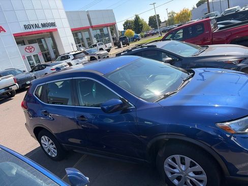 Used 2018 Nissan Rogue S AWD/4WD image 4