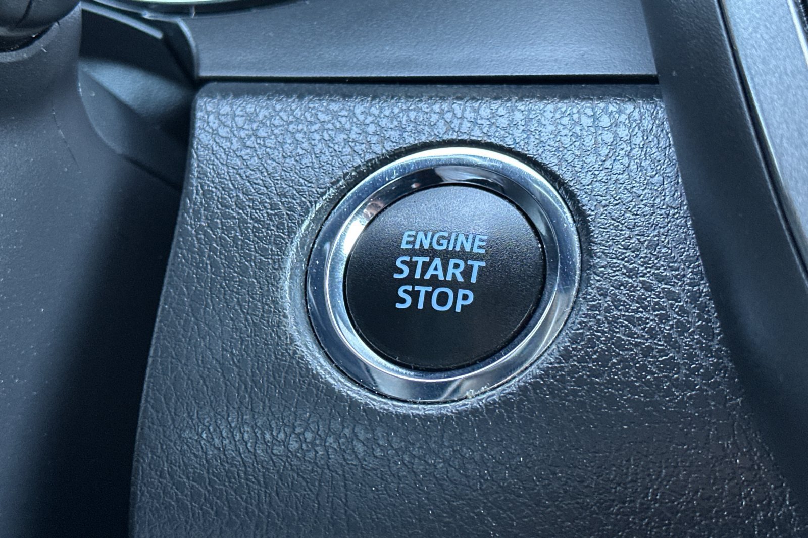 Used 2019 Toyota Camry SE w/ Convenience Package FWD image 20