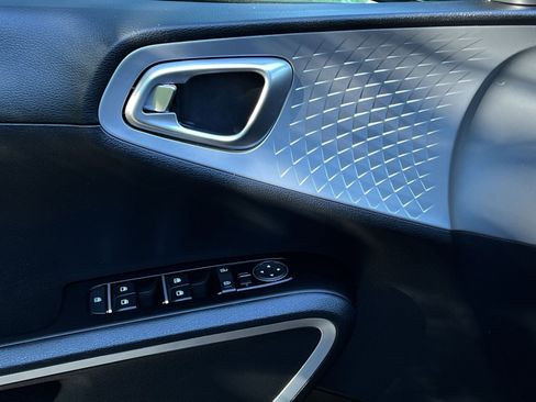 Used 2022 Kia Soul LX w/ Technology Package FWD image 28