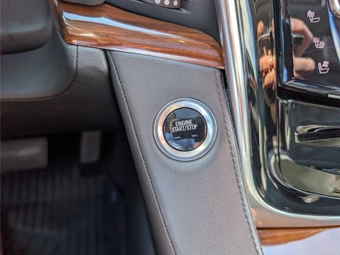 Used 2020 Cadillac Escalade Premium Luxury AWD/4WD image 30