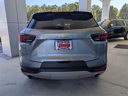 New 2025 Chevrolet Blazer LT w/ Convenience Package image 3