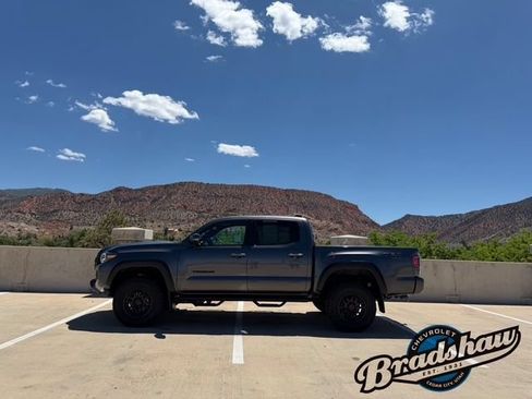 Used 2023 Toyota Tacoma TRD Pro AWD/4WD image 4