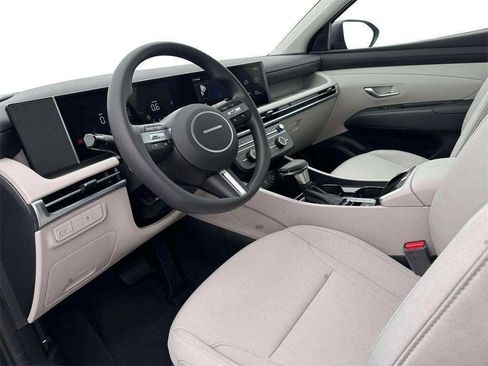 New 2026 Hyundai Tucson SE image 14