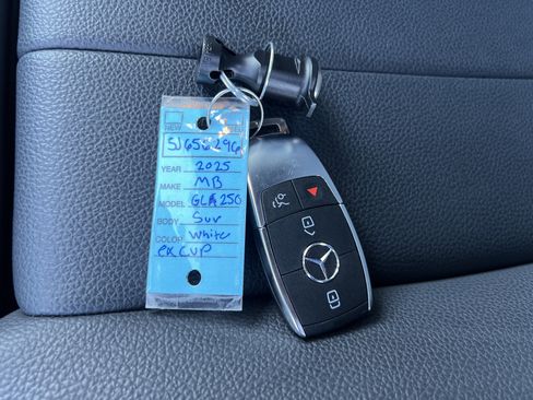 Certified 2025 Mercedes-Benz GLA 250 4MATIC image 29