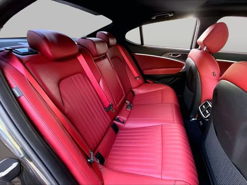 Used 2025 Genesis G70 2.5T w/ Sport Prestige Package RWD image 21