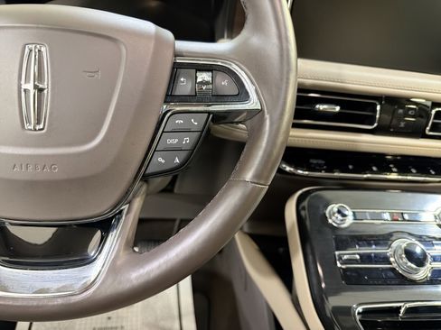 Used 2022 Lincoln Nautilus Reserve w/ Equipment Group 201A image 15