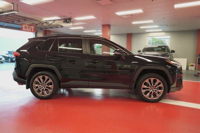 Certified 2022 Toyota RAV4 XLE Premium AWD/4WD image 7