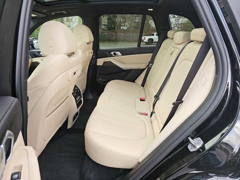 Used 2022 BMW X5 sDrive40i w/ Parking Assistance Package image 16