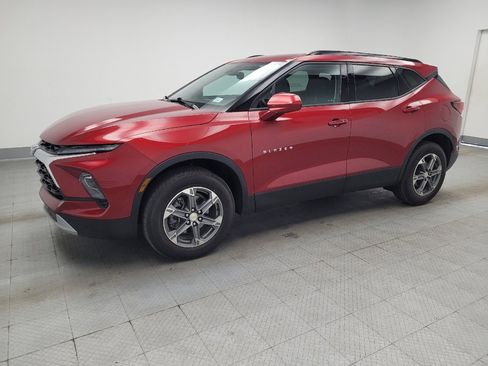 Used 2024 Chevrolet Blazer LT w/ Convenience Package FWD image 2