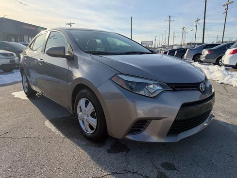 Used 2015 Toyota Corolla LE image 6