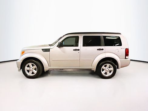 Used 2010 Dodge Nitro SXT image 4