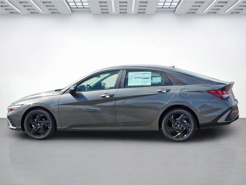 New 2026 Hyundai Elantra SEL Sport FWD image 7