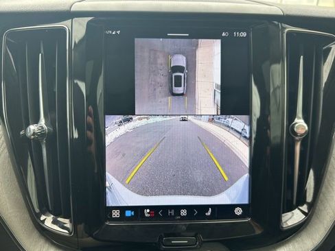 Certified 2025 Volvo XC60 B5 Plus AWD/4WD image 23