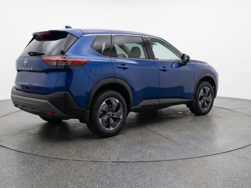 Used 2025 Nissan Rogue SV AWD/4WD image 9