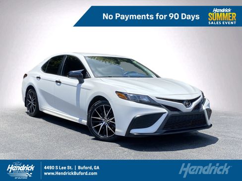 Used 2023 Toyota Camry SE FWD image 1