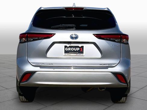 Used 2020 Toyota Highlander Platinum AWD/4WD image 10