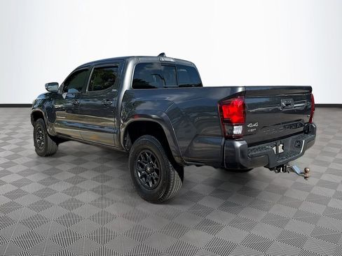 Used 2022 Toyota Tacoma SR5 w/ Technology Package image 8