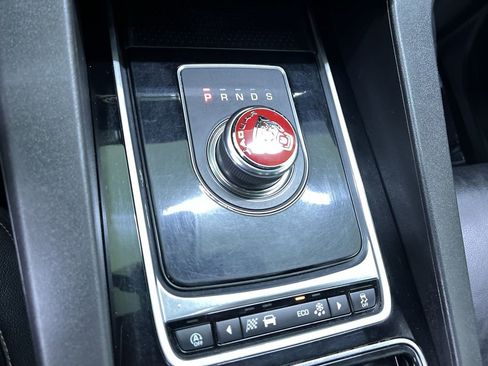 Used 2018 Jaguar F-PACE Prestige AWD/4WD image 25