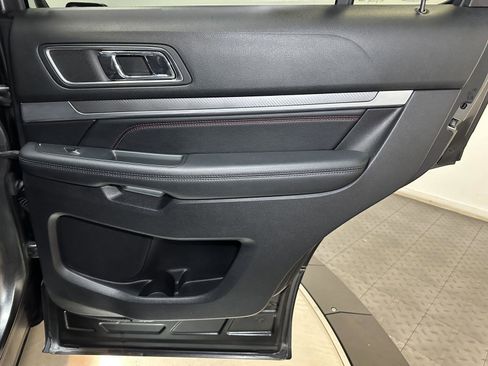 Used 2018 Ford Explorer Sport image 34
