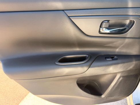 Used 2017 Nissan Altima 2.5 S w/ Power Driver Seat Package FWD image 32