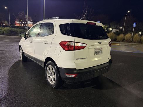 Used 2018 Ford EcoSport SE w/ SE Convenience Package image 3