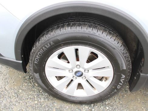 Used 2017 Subaru Outback 2.5i Premium image 23