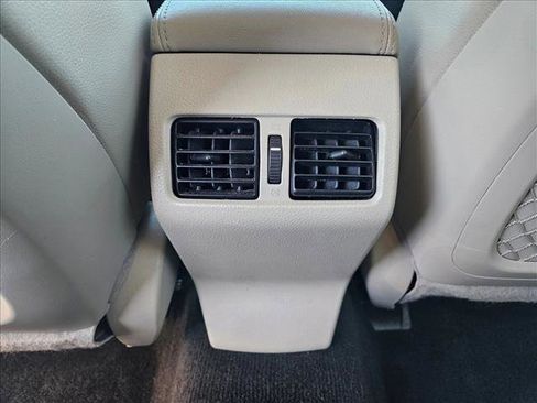 Used 2013 Subaru Outback 3.6R Limited image 12