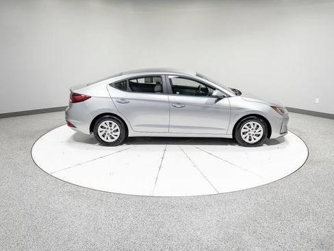 Used 2020 Hyundai Elantra SE FWD image 28
