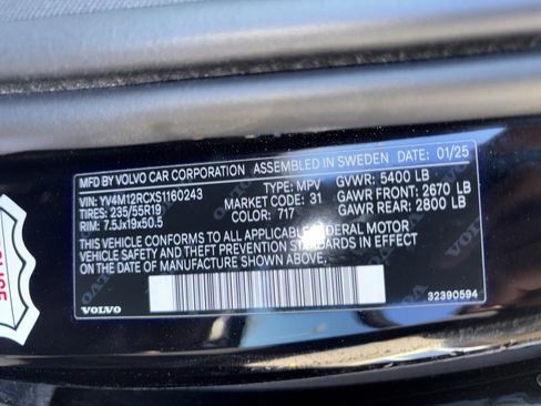 Used 2025 Volvo XC60 B5 Plus image 35