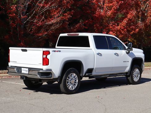 Used 2020 Chevrolet Silverado 2500 LTZ image 9