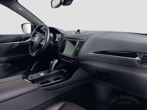 Used 2022 Maserati Levante Modena image 36