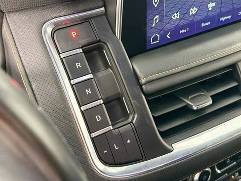 Used 2024 GMC Yukon XL AT4 w/ Technology Package image 17