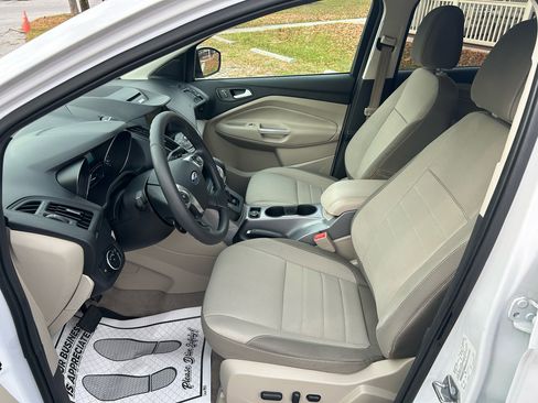 Used 2015 Ford Escape SE w/ Equipment Group 201A image 11