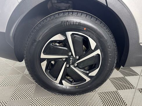 Used 2025 Kia Sportage LX image 38