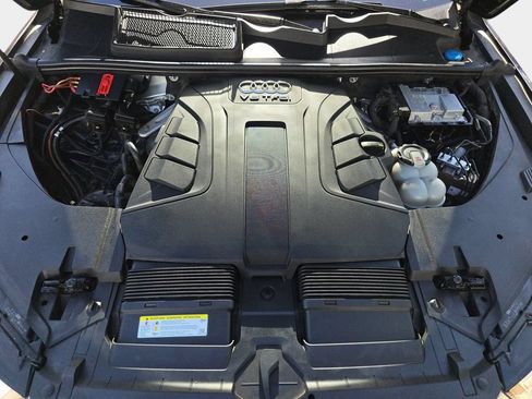 Used 2018 Audi Q7 3.0T Premium AWD/4WD image 35