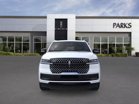 New 2026 Lincoln Navigator Reserve image 6