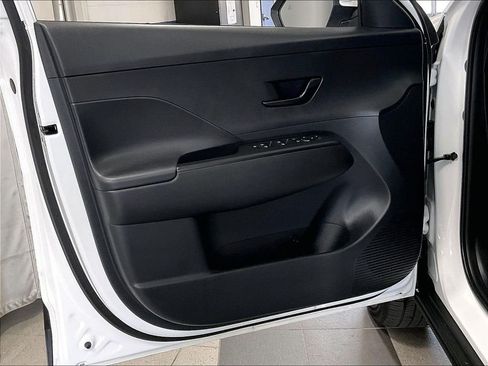 Used 2024 Hyundai Kona SEL AWD/4WD image 9