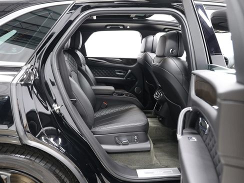 Used 2020 Bentley Bentayga Plug-In Hybrid AWD/4WD image 83