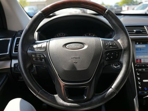 Used 2017 Ford Explorer Platinum AWD/4WD image 11