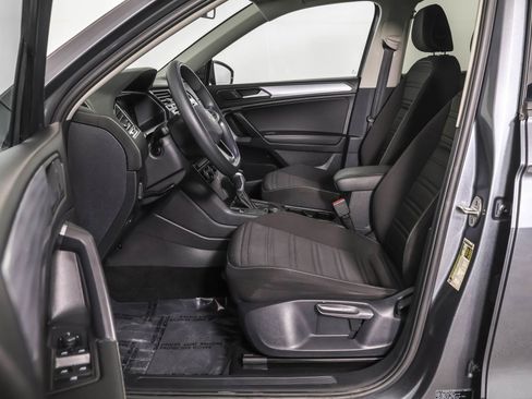 Used 2022 Volkswagen Tiguan S image 6