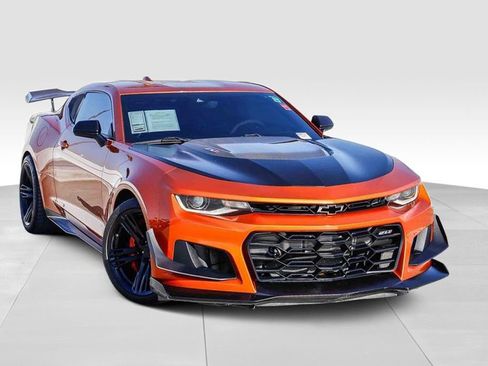 Used 2022 Chevrolet Camaro ZL1 image 2