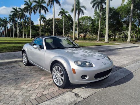 Used 2006 MAZDA MX-5 Miata Grand Touring RWD image 27