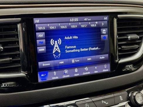 Used 2019 Chrysler Pacifica Touring-L Plus w/ Tire & Wheel Group image 17