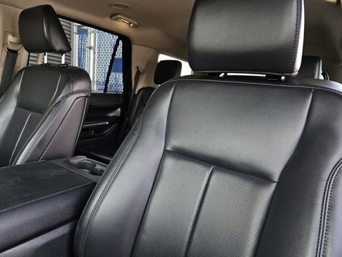 Used 2023 Ford Expedition XLT image 29