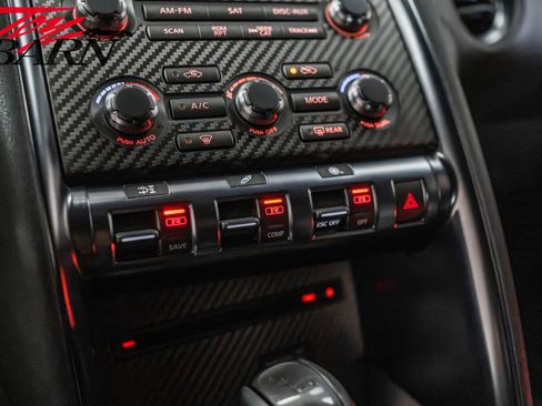 Used 2013 Nissan GT-R Black Edition image 45