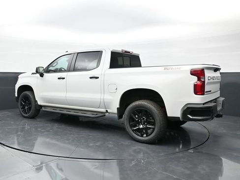 Used 2024 Chevrolet Silverado 1500 LT Trail Boss w/ LT Trail Boss Premium Package AWD/4WD image 7