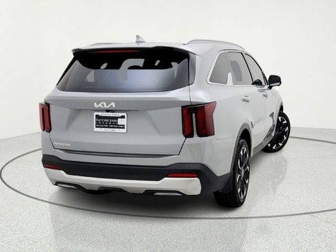Used 2025 Kia Sorento SX image 8