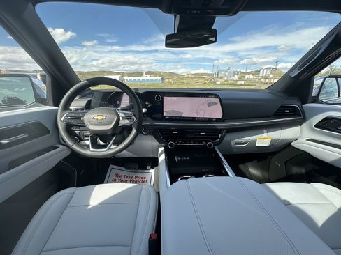 New 2025 Chevrolet Suburban Premier w/ Sun And Tow Package image 15